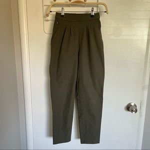 Lululemon • your true trouser HR / olive green